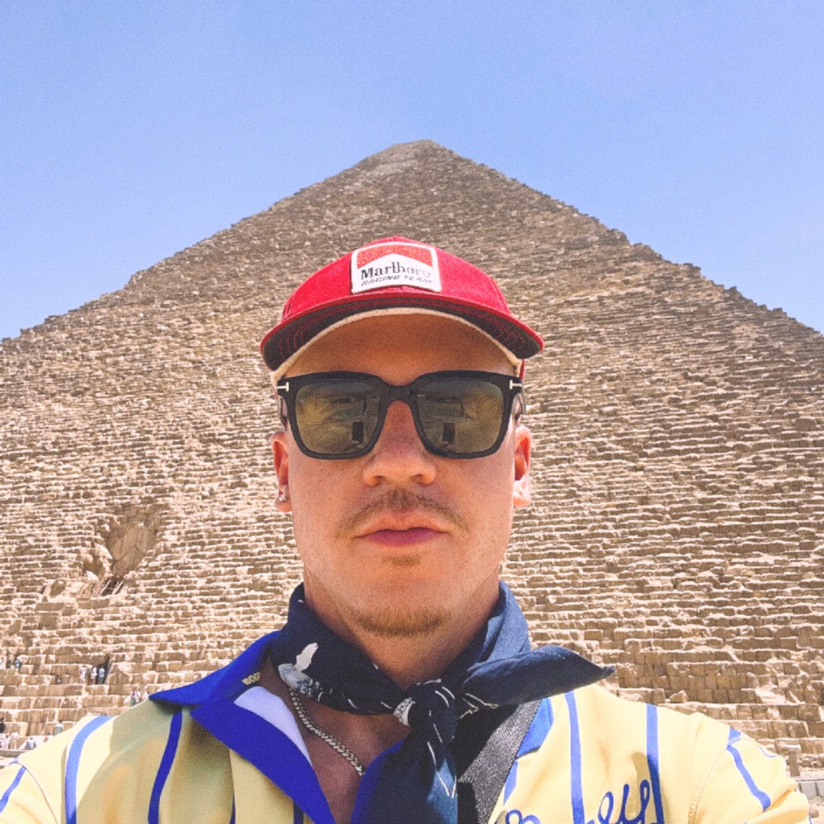 Macklemore doa 1 milhão de dólares à Palestina após deixar turnê de Ed Sheeran e desafia empresário