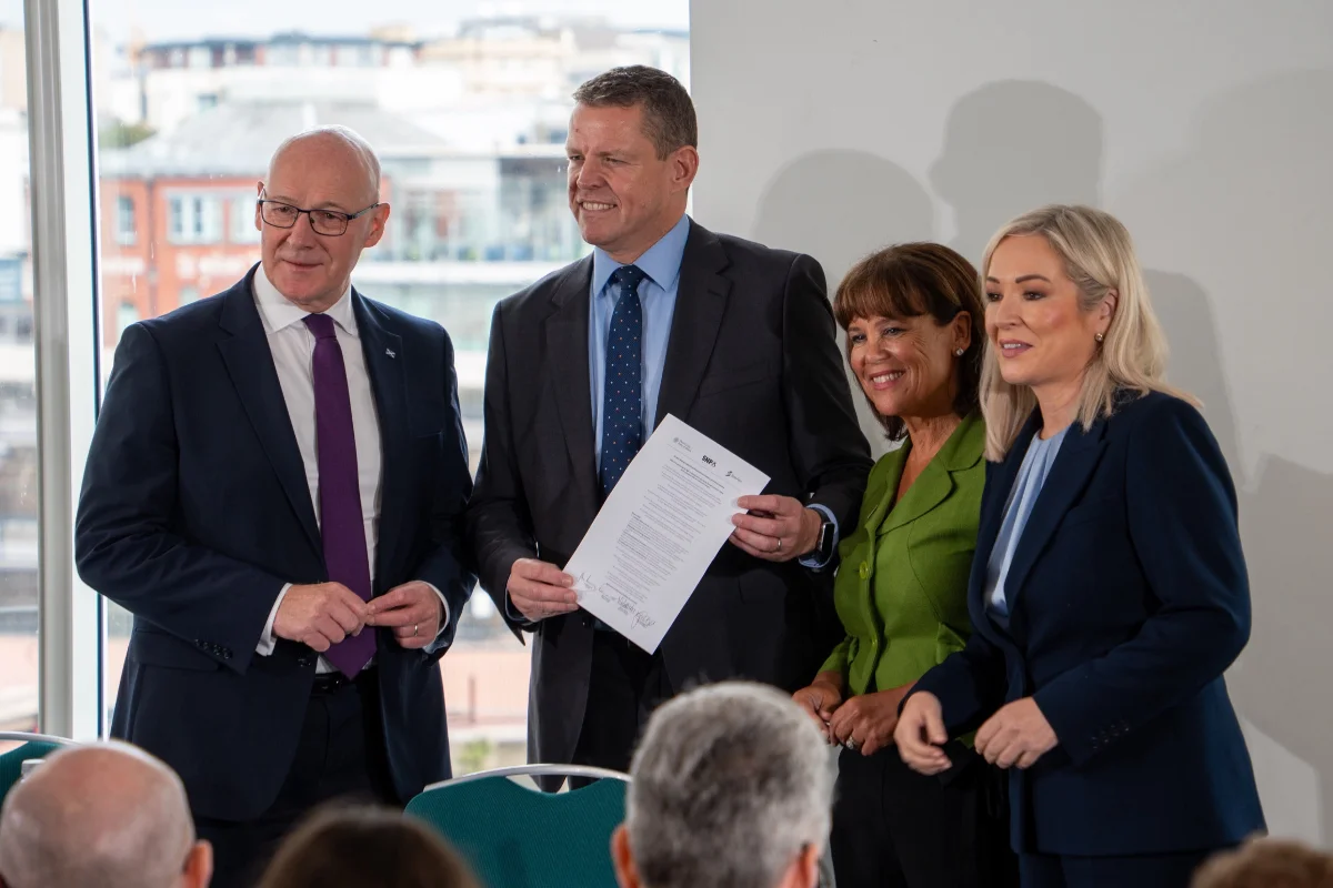 Premiês de Irlanda do Norte, País de Gales, Escócia e presidente do partido Sinn Féin