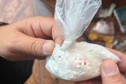 PCGO apreende drogas escondidas dentro de solas de galochas em operação