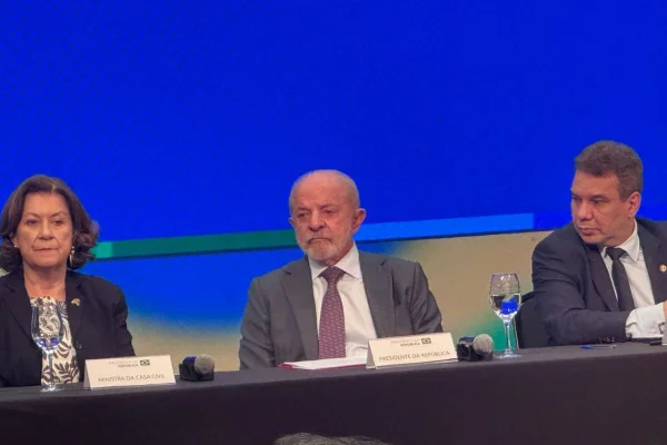 A reunião dos aliados de Lula após ofensiva dos clubes à proibição das bets - destaque galeria