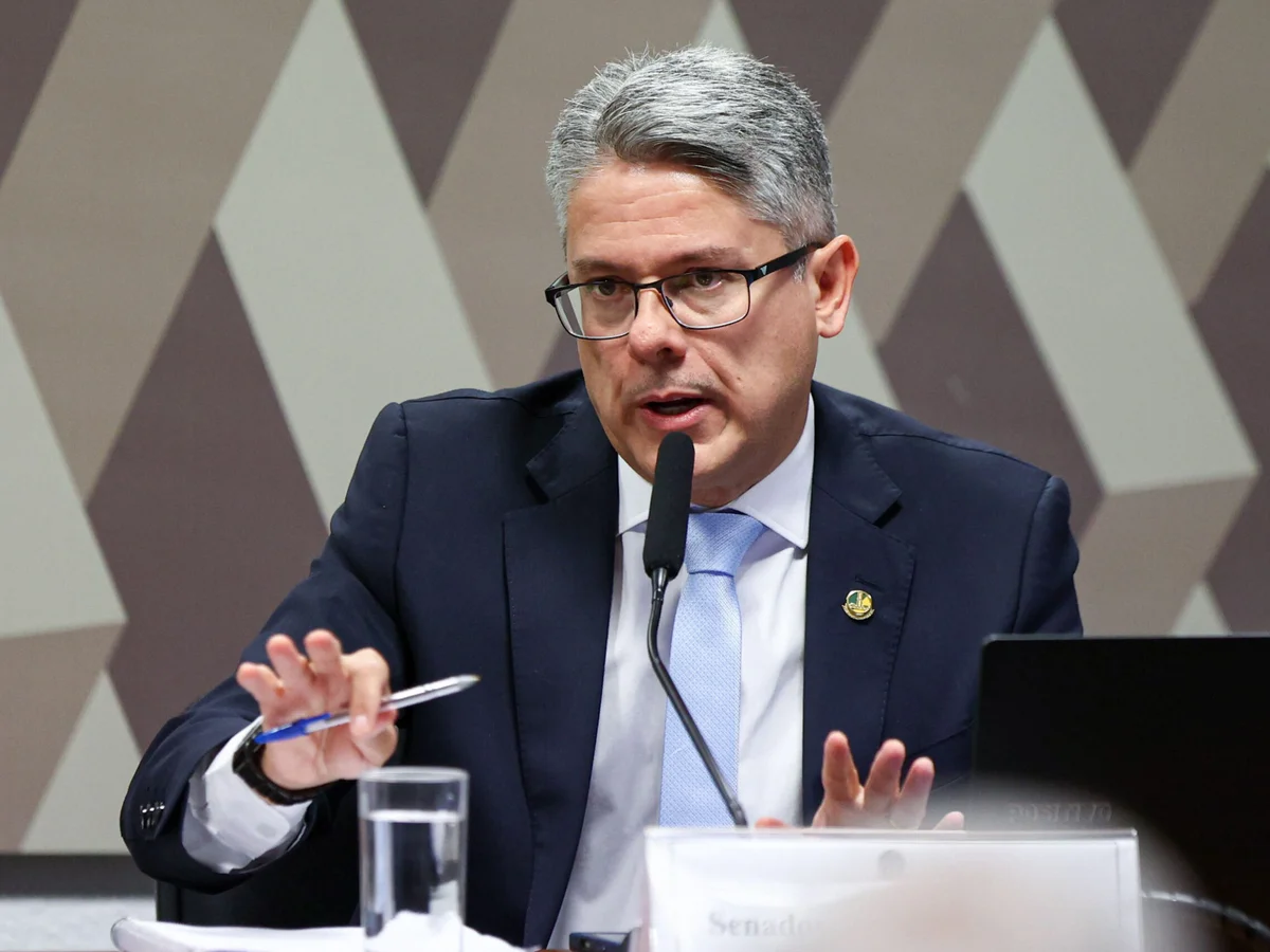 Assessor de Alessandro Vieira recebe R$ 540 mil para fazer lobby