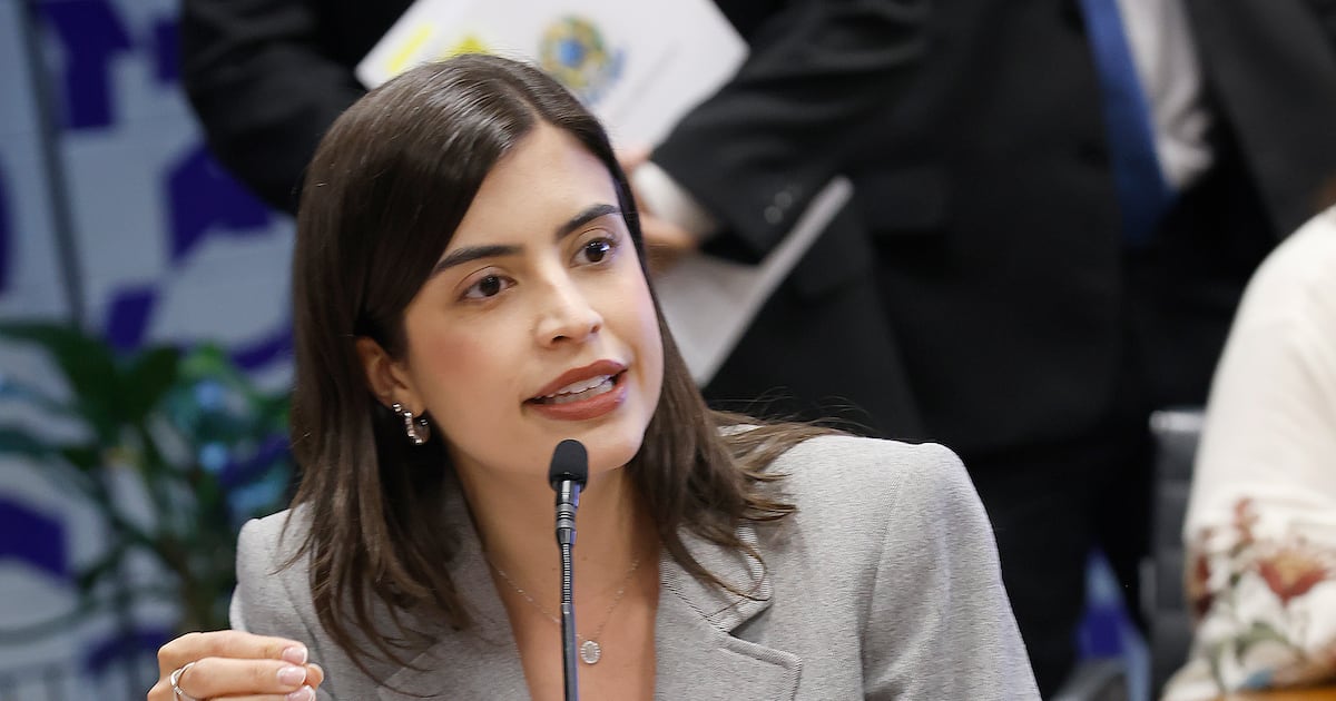 Mãe de Tabata Amaral é internada em estado grave após acidente em evento de campanha