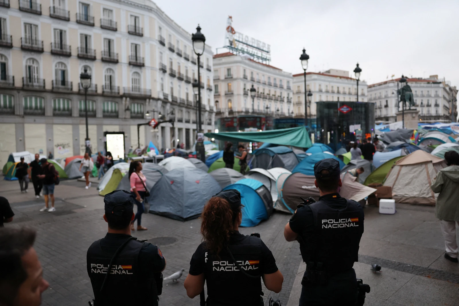 Líder de Mianmar visita Malásia após início do retorno de migrantes