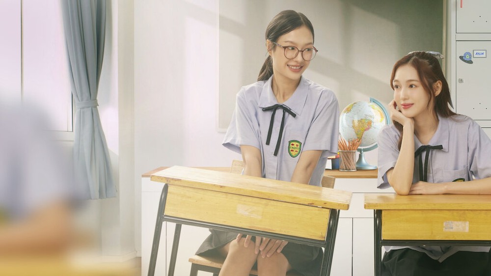 23,5 é um romance sáfico entre uma estudante tímida e a mais popular do colégio — Foto: Divulgação/Netflix