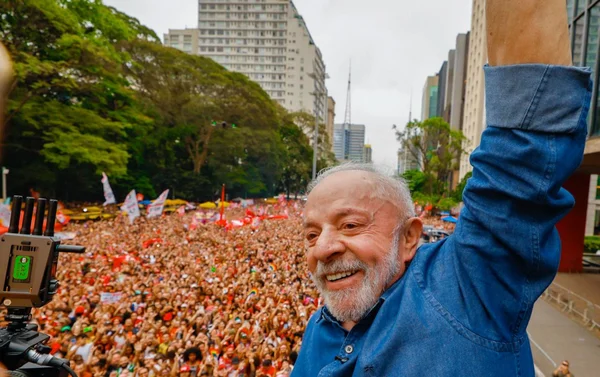 Lula leva segurança e 6×1 à TV na véspera de votações no Senado - destaque galeria