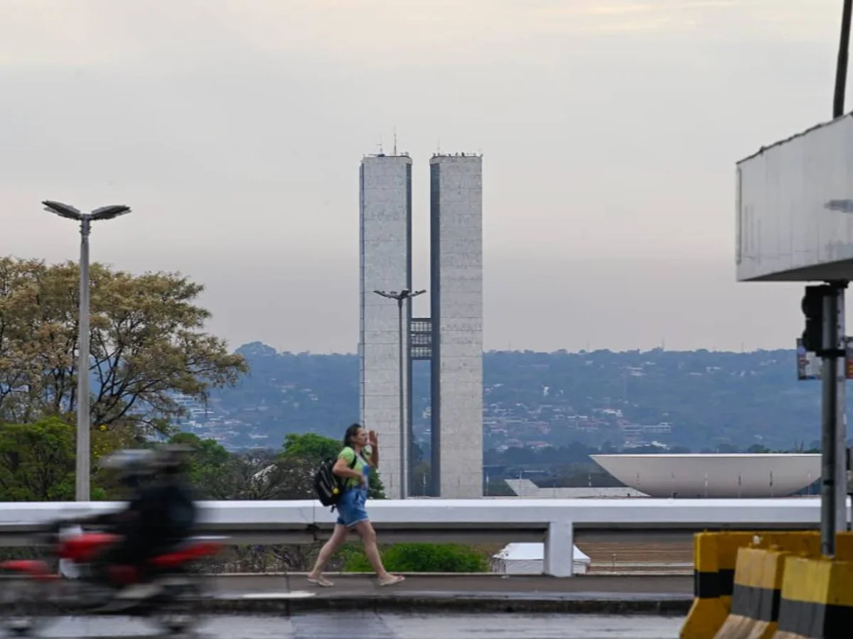 Após dia mais quente do ano, Inmet emite alerta para tempestades no DF