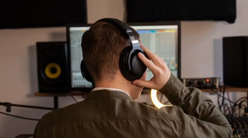 Suno AI: testamos sete prompts para gerar músicas com inteligência artificial — Foto: Reprodução/Freepik