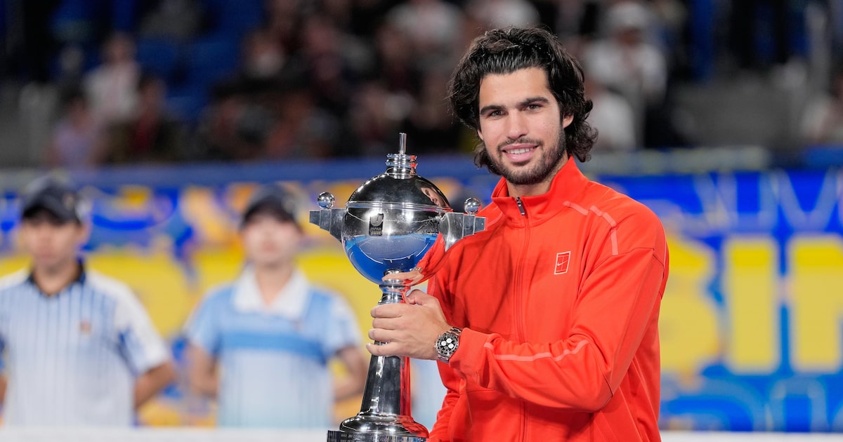 Alcaraz bate Lehecka em final no Japão, fatura bicampeonato do ATP de Tóquio e iguala Sampras