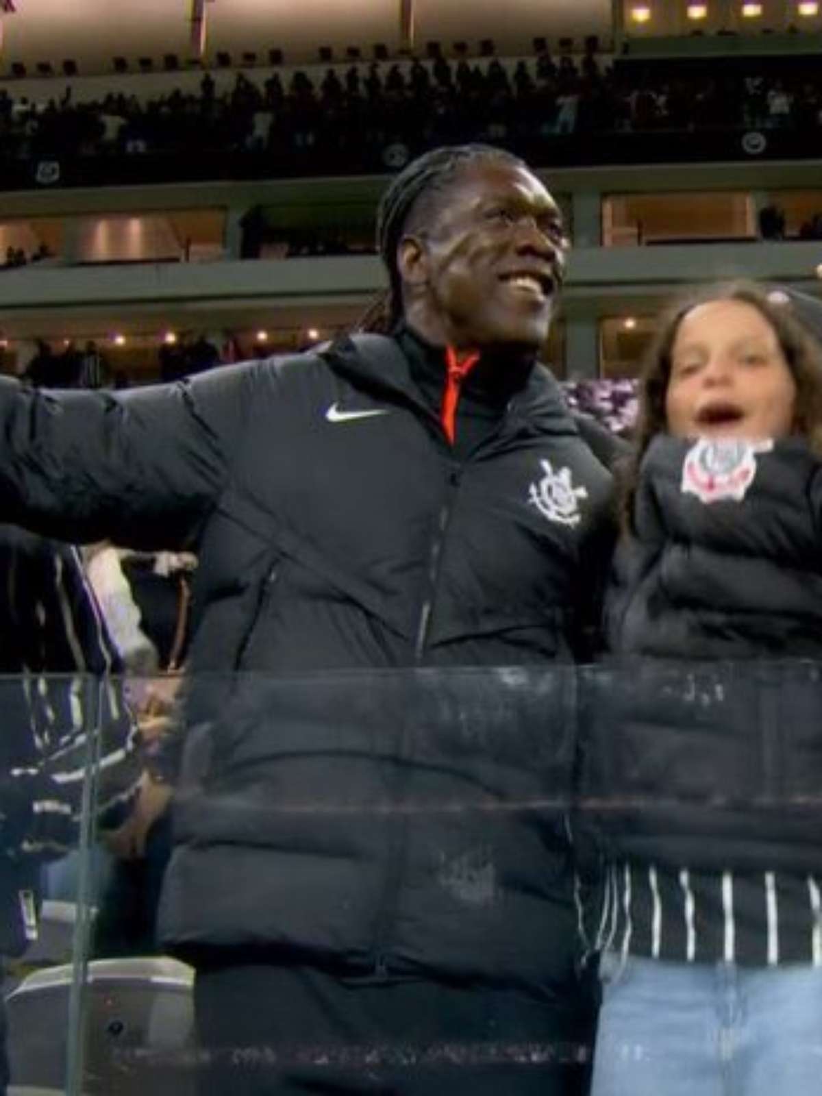 'VAR salva Seedorf': estreia do holandês no Corinthians repercute em jornal espanhol