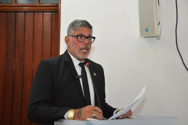 Alexandre Frota diz sentir saudade das novelas, mas que seguirá na política
