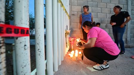 La necropsia confirmó que la causa de muerte fue un choque hipovolémico por heridas de objeto contuso-cortante.