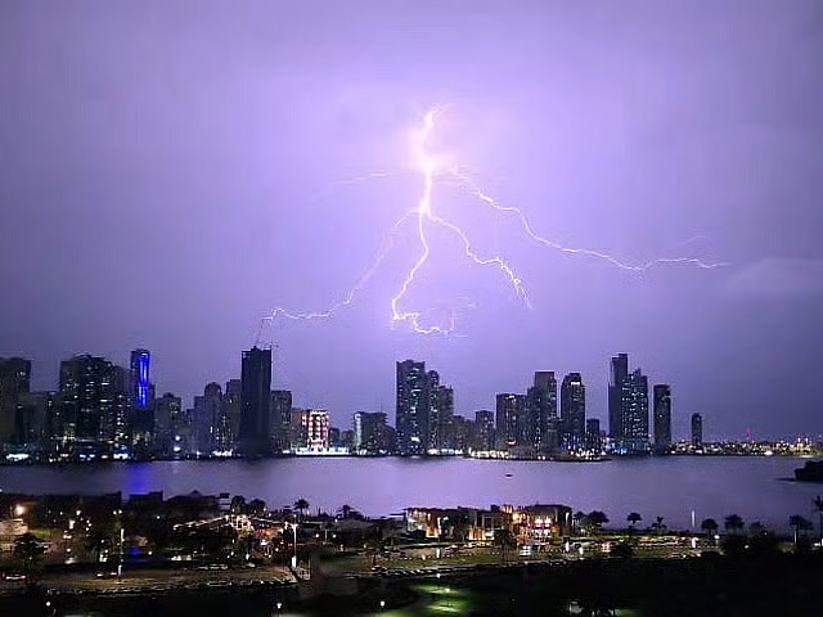 Alerta meteorológico dos EAU: Ministério alerta sobre granizo, chuva e tempestades de trovão, pede cautela