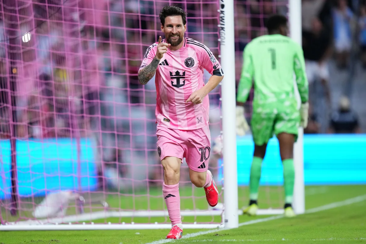 Após despedida da Argentina, Messi faz dois gols e chega a 934 na carreira