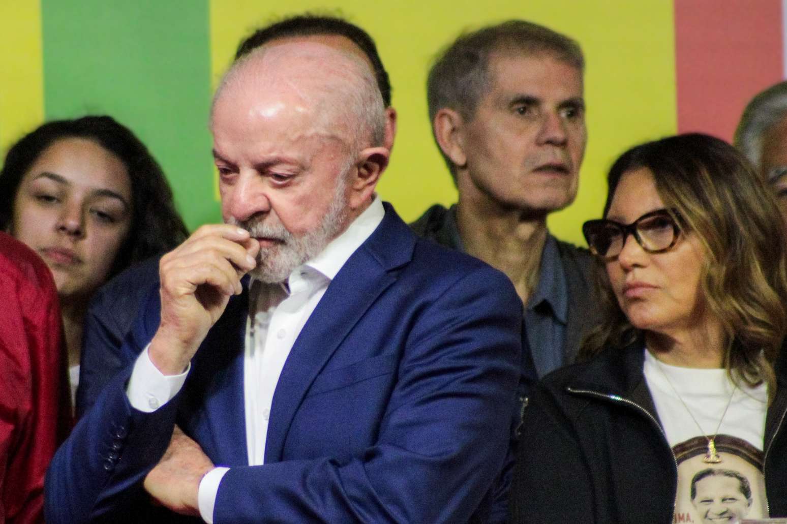 Lula ficou atr&aacute;s de Fl&aacute;vio Bolsonaro j&aacute; no primeiro turno