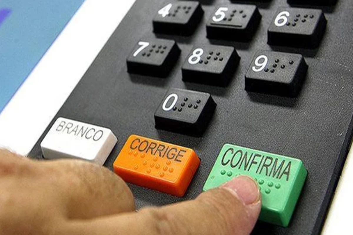 Moscou é único local no exterior com votação manual em papel, diz TRE-DF