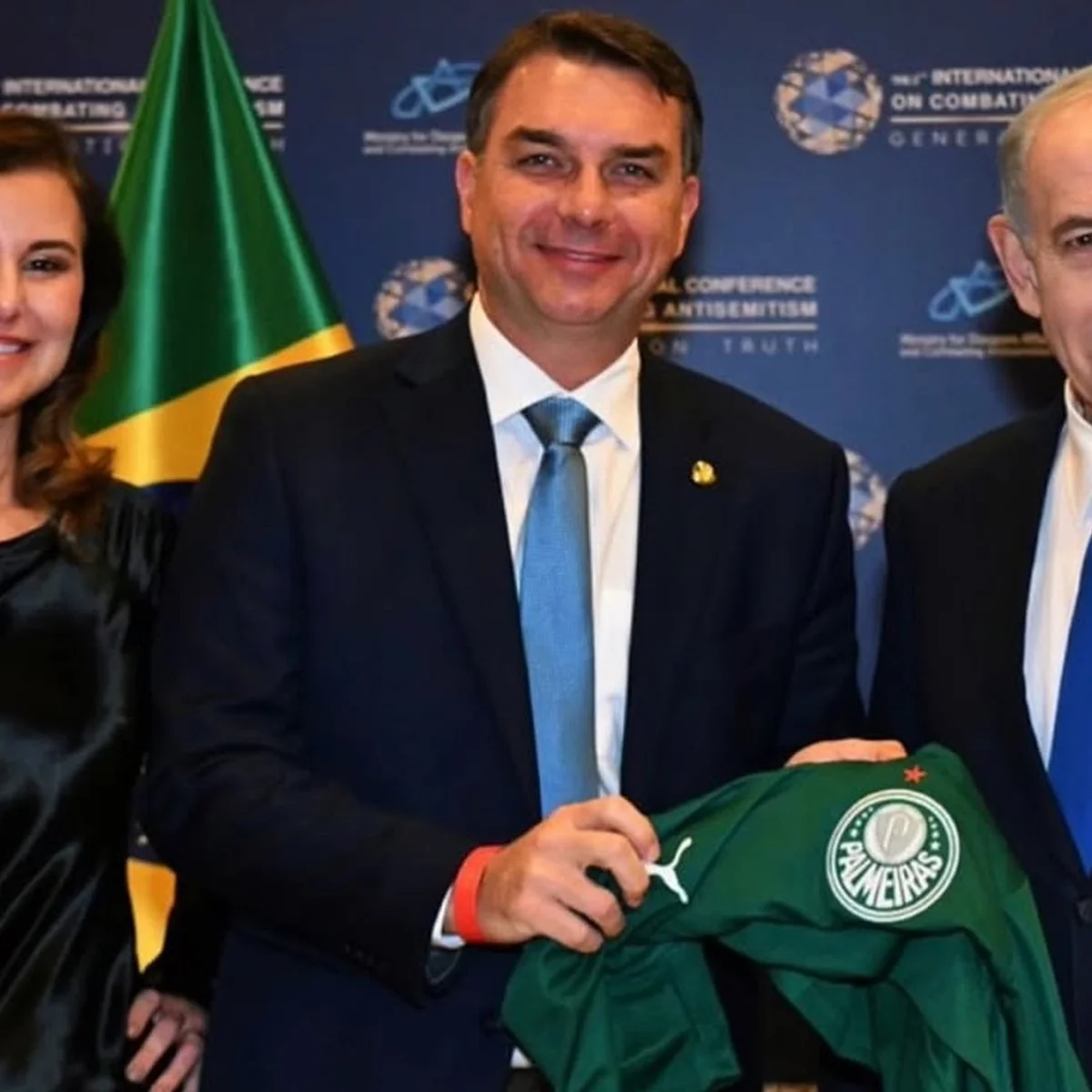Netanyahu parabeniza Flávio por vencer 1º turno e deseja sorte: "Meu amigo"