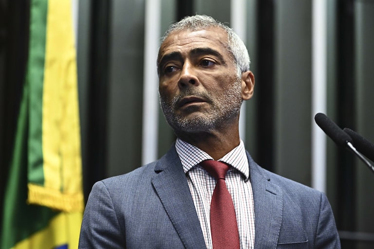 Romário defende Cristiano Ronaldo por sair de concentração após atrito com Jesus: ‘Eu faria igual’