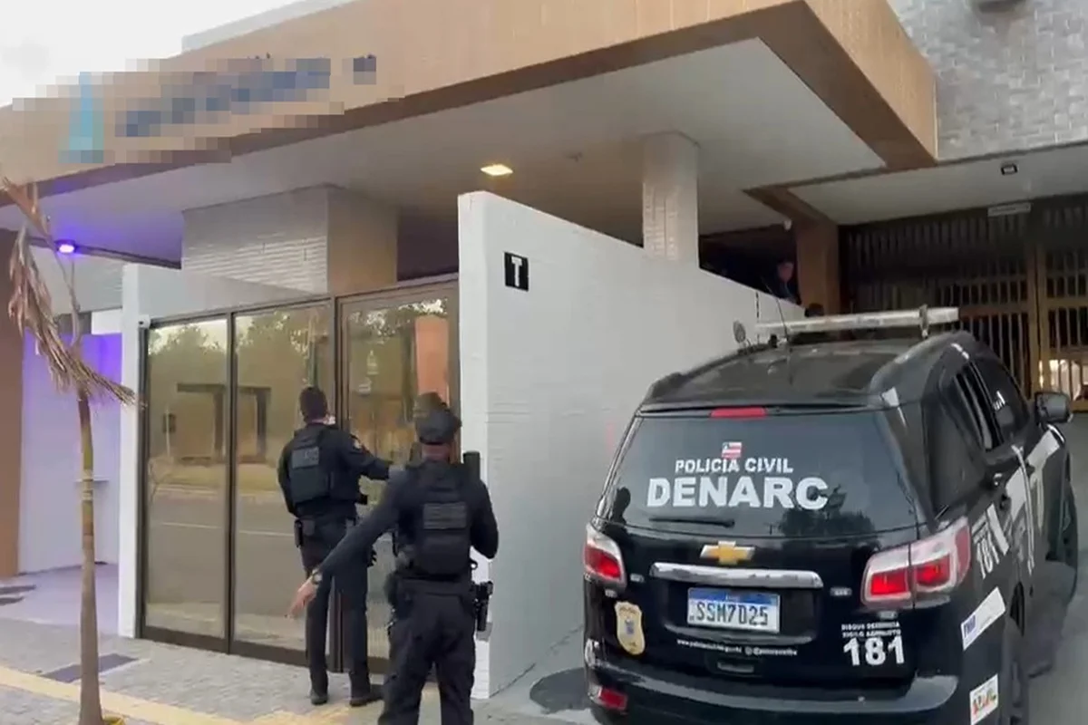 Operação de tráfico em condomínio de luxo