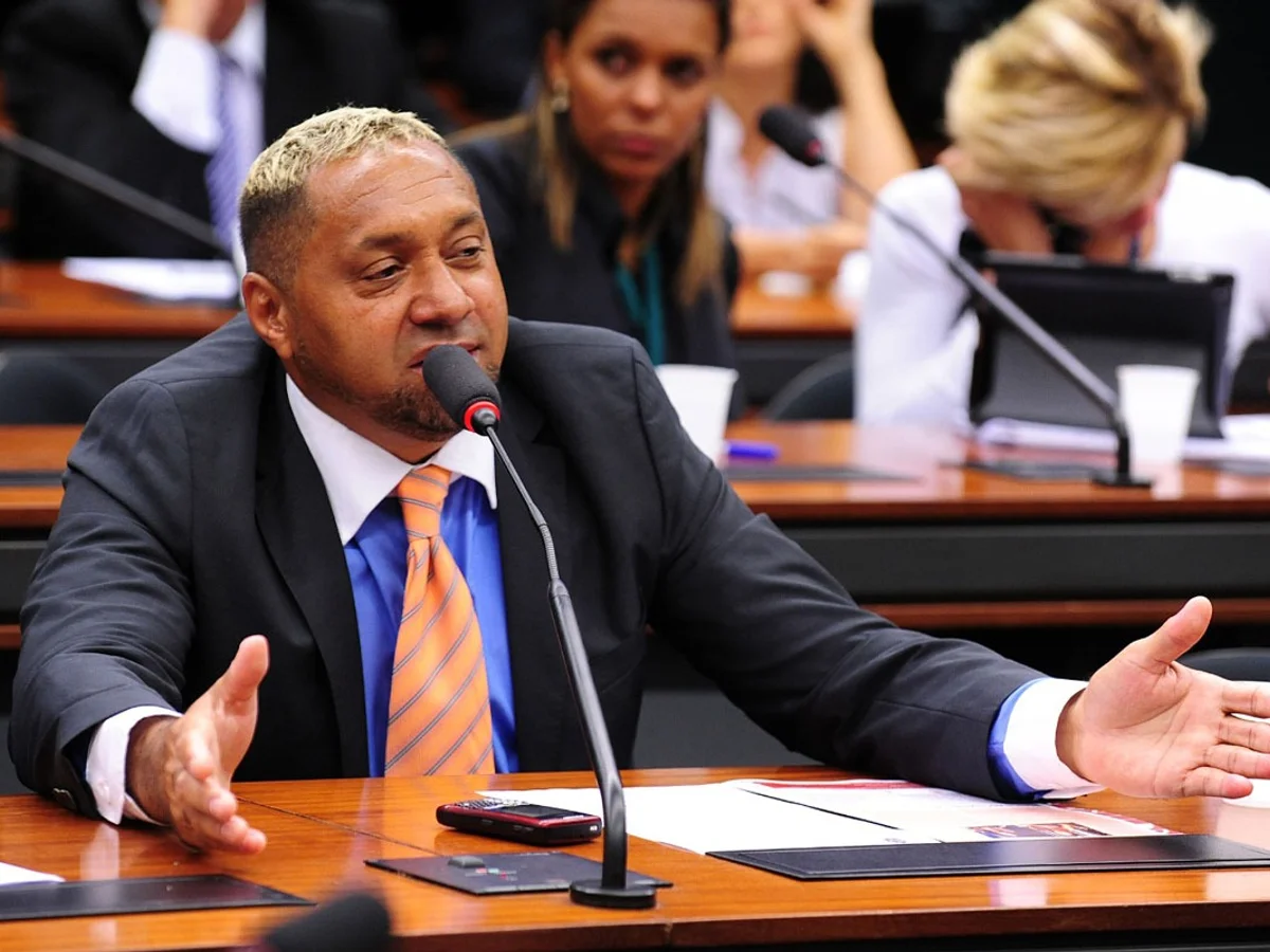 Após quatro mandatos, Tiririca não se elege deputado federal pelo Ceará