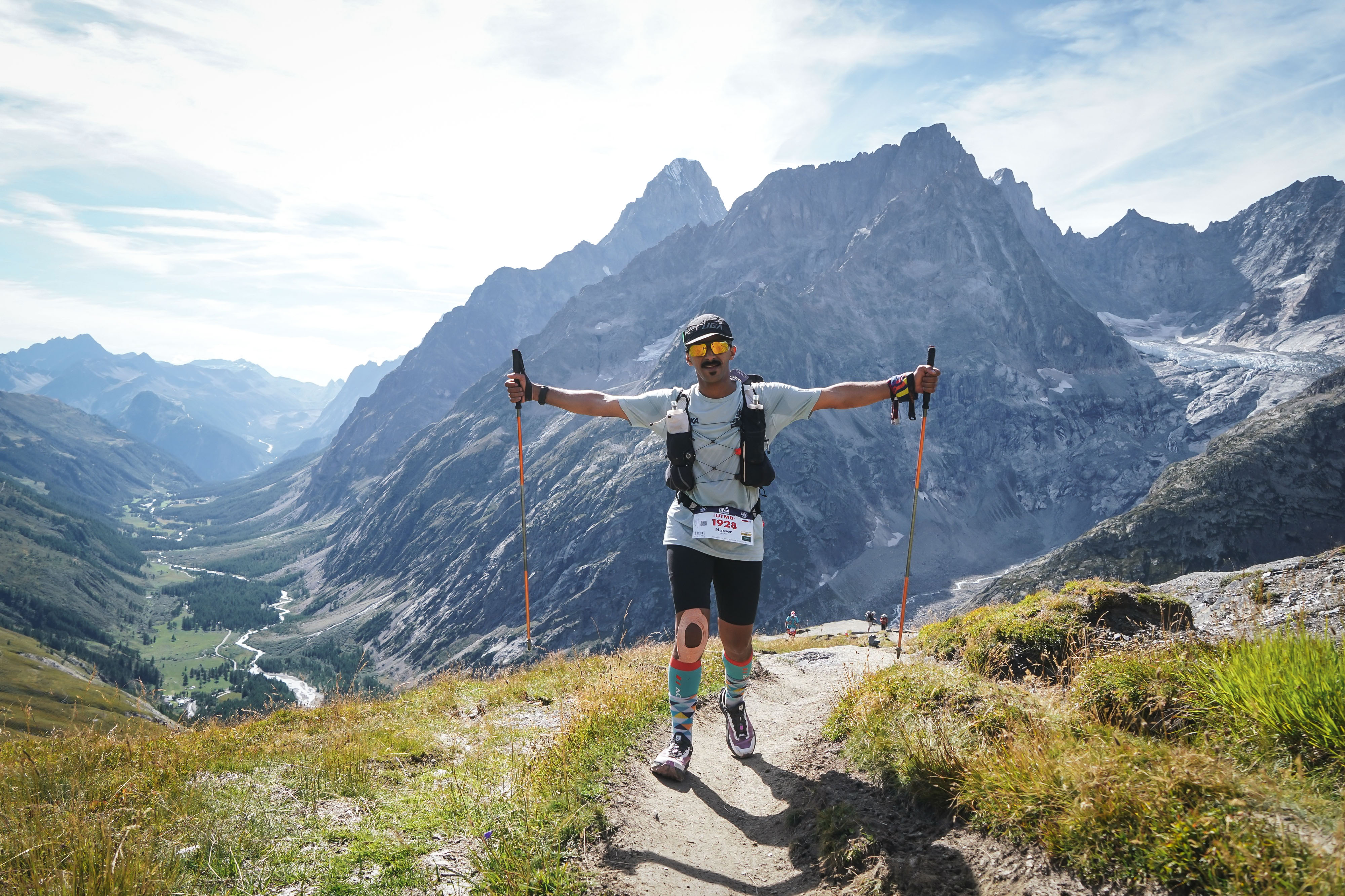 O corredor de trilhas saudita Nasser Hakami estabelece recorde do Golfo após quarta final no UTMB