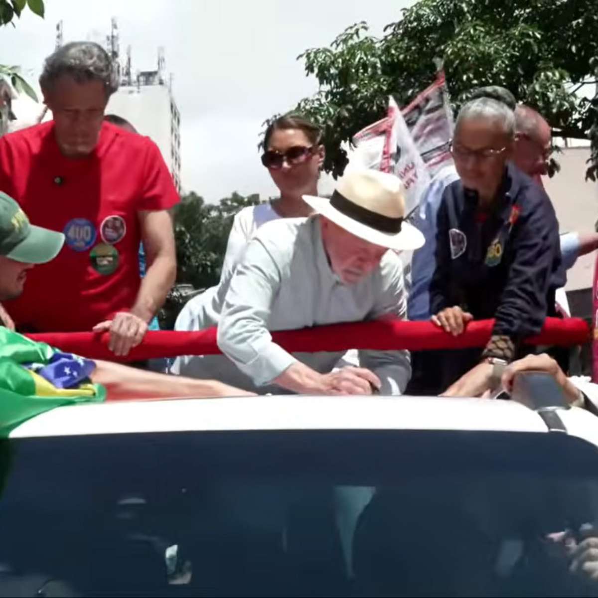 Janja manda recado para Nunes após proibição de ato de Lula na Paulista e diz que vai comemorar vitória em SP: 'Vai ter que nos engolir'