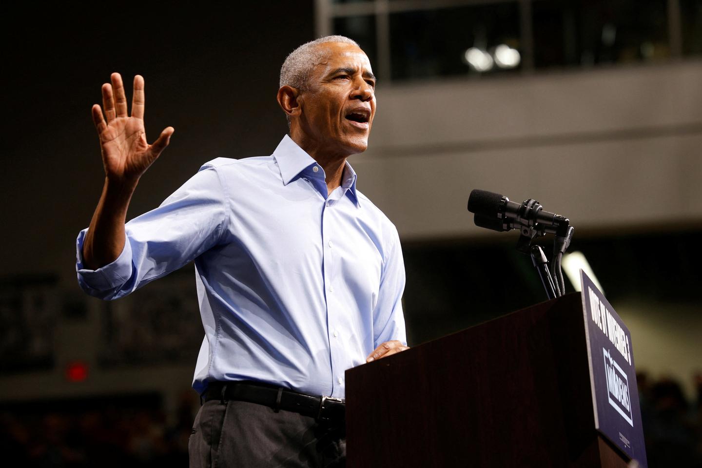 Obama lança duras críticas contra Trump enquanto faz campanha pelos democratas