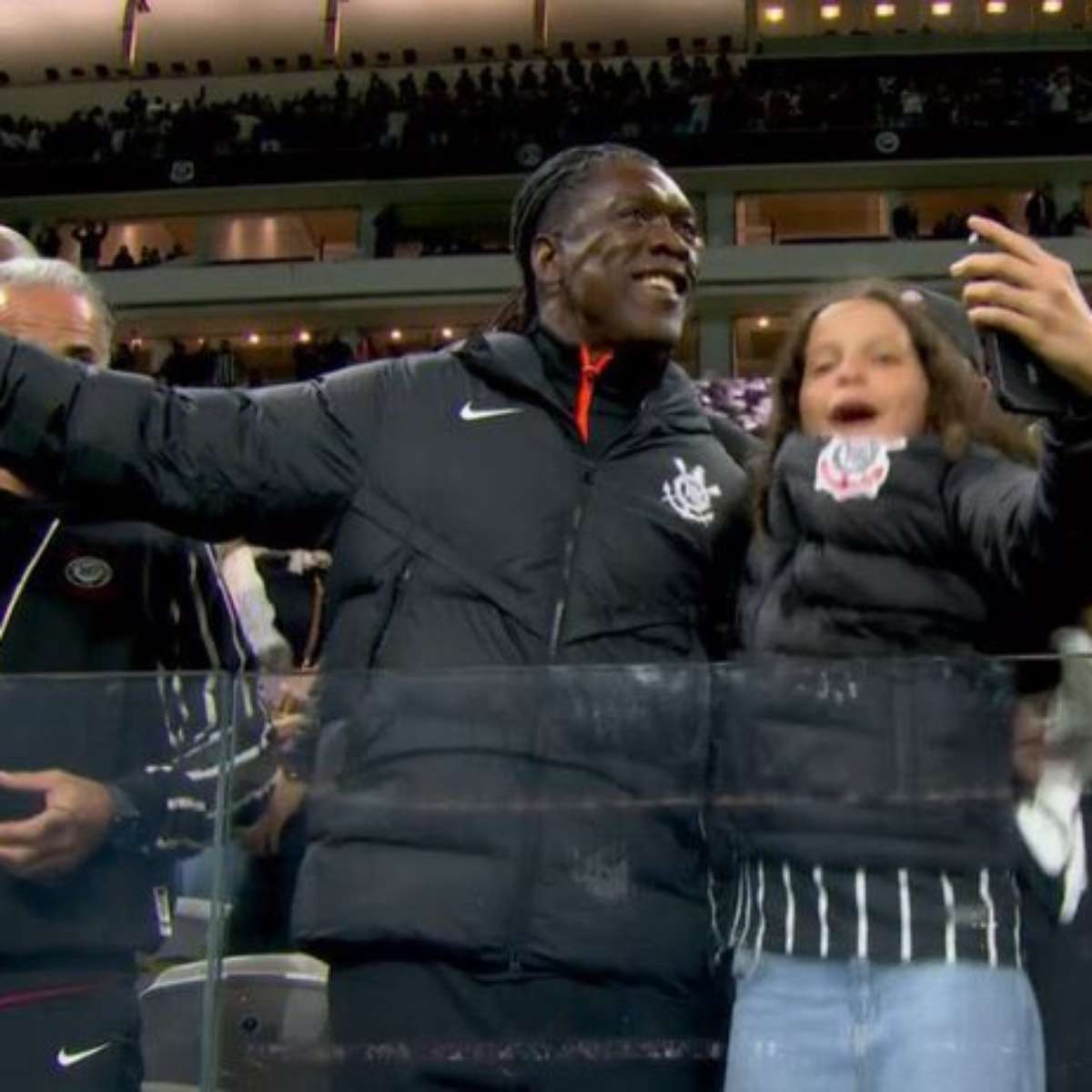 'VAR salva Seedorf': estreia do holandês no Corinthians repercute em jornal espanhol