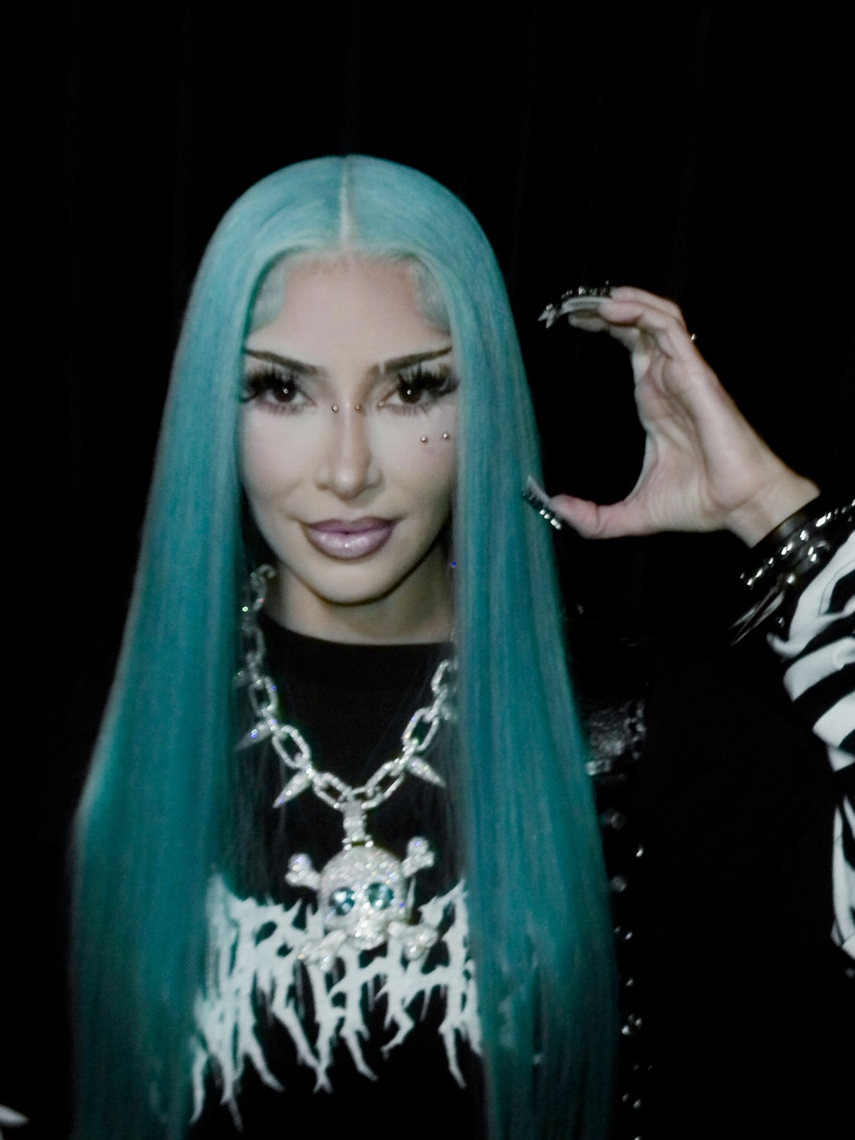 Kim Kardashian recria visual da filha North West em fantasia de Halloween