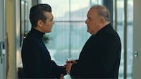 Em Iludida, aliança entre Volkan e Selçuk é exposta, e confronto termina em perseguição