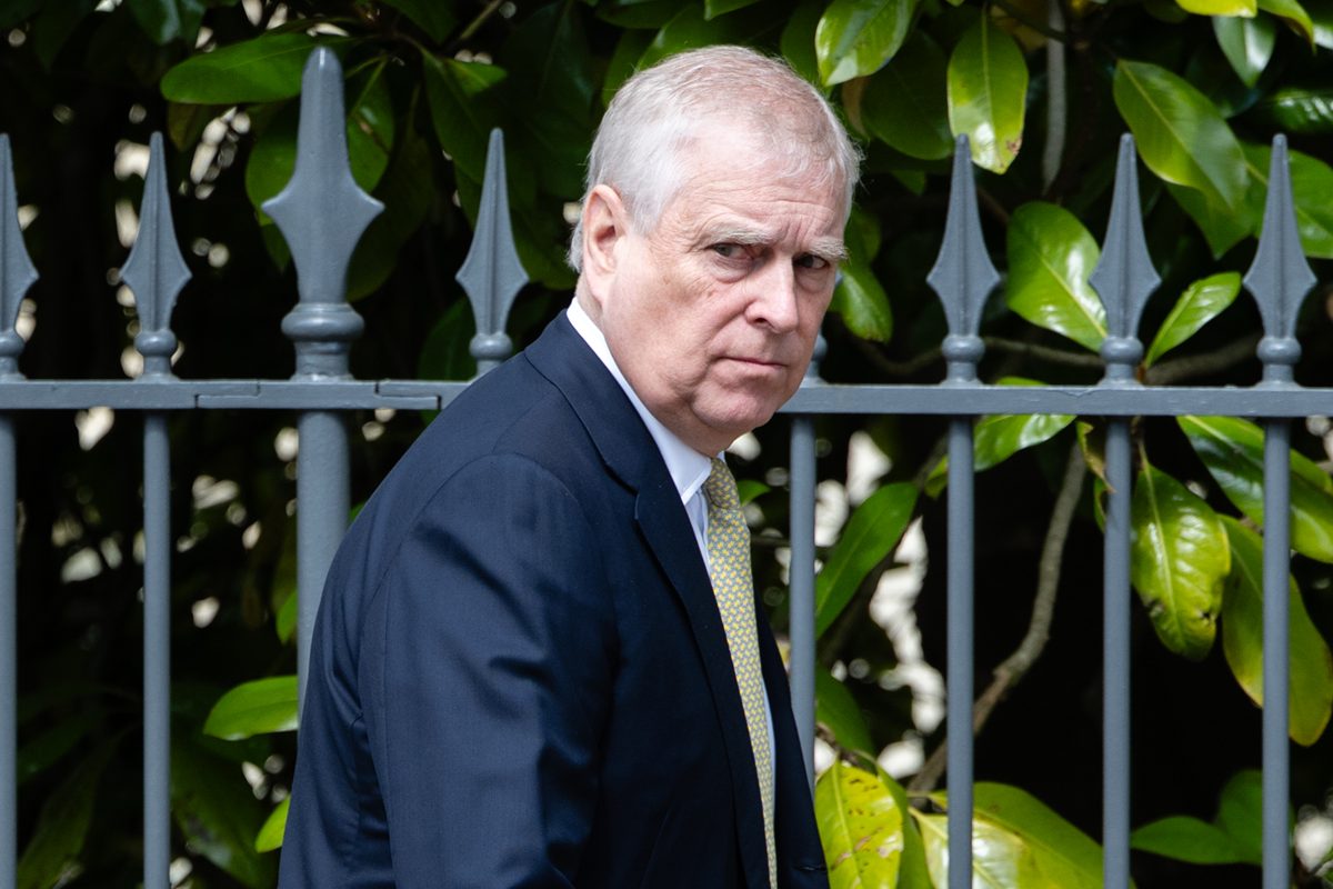 Ex-príncipe Andrew é impedido de usar fundo privado em ação judicial