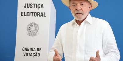 O presidente Luiz In&aacute;cio Lula da Silva votou na Escola Estadual Dr. Jo&atilde;o Firmino Correia de Ara&uacute;jo, em S&atilde;o Bernardo. Foto: Werther Santana/Estadao / Estad&atilde;o