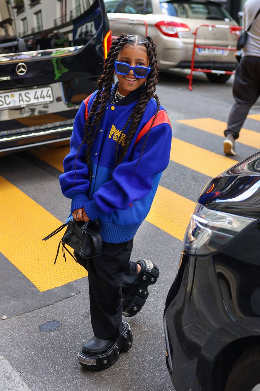 Kim Kardashian recria visual da filha North West em fantasia de Halloween