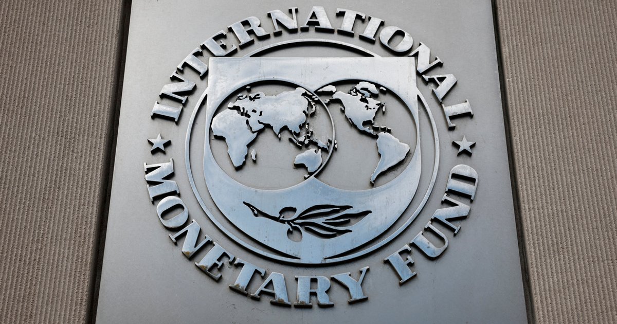 FMI diz que investimentos em IA sustentam o crescimento global, mas guerra e dívida ameaçam as perspectivas