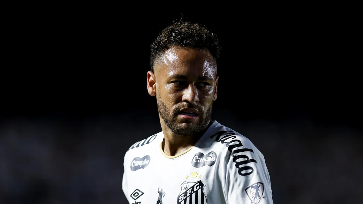 Neymar disputou apenas 5 de 20 clássicos possíveis pelo Santos