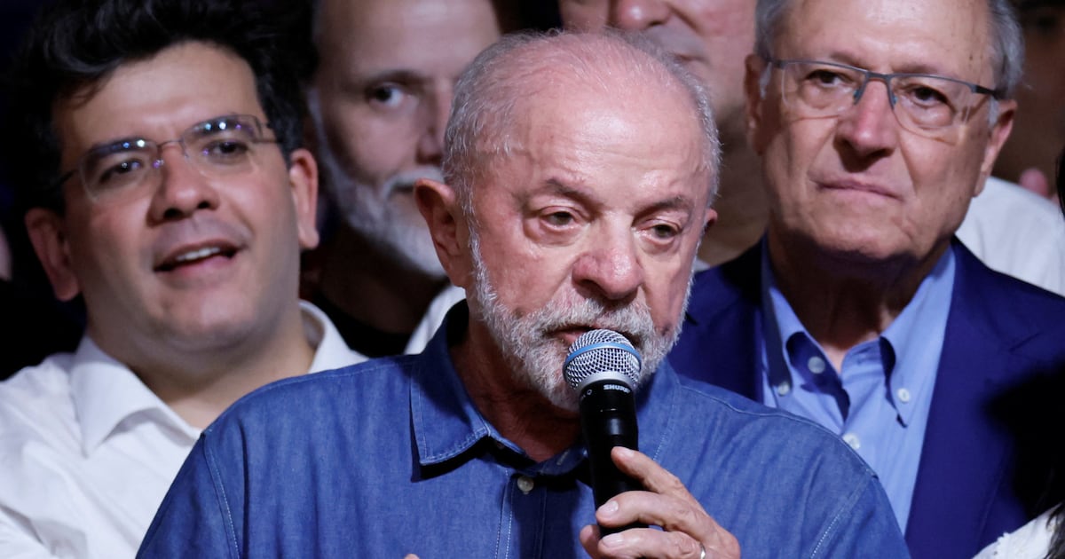 Lula diz que eleição foi derrota da mentira e defende regras para plataformas digitais