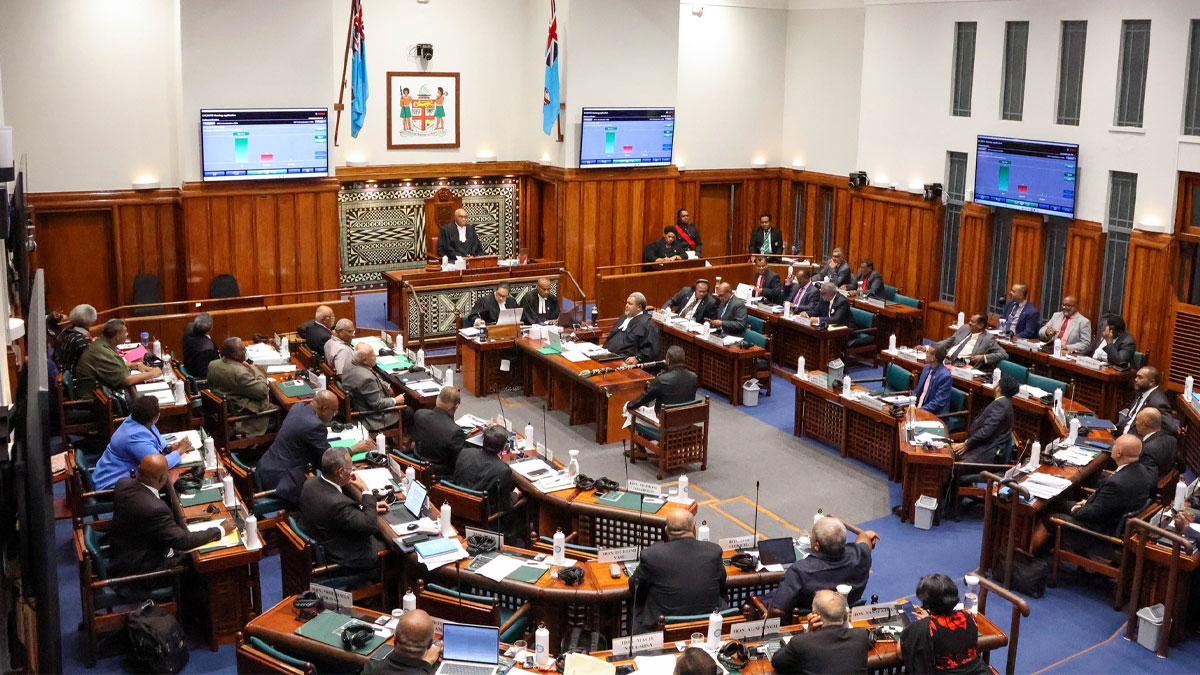 Constitution Bill passes second reading with required 35 votes