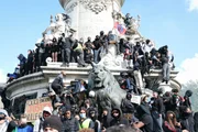 Louis Vuitton, Dior e Hermès: luxo vira alvo de protestos na França