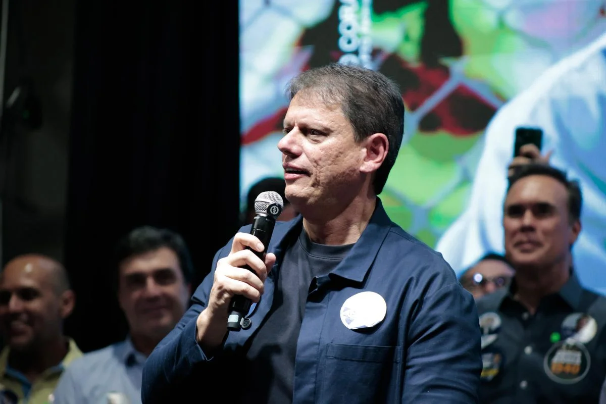 Após focar em campanha de Flávio, Tarcísio começa a estruturar novo mandato