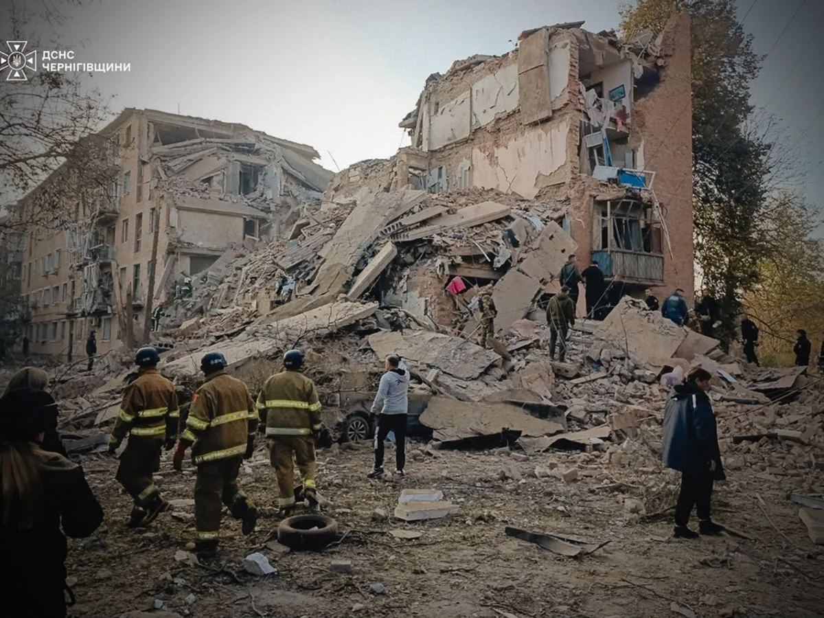 Ataque russo à Ucrânia deixa 11 mortos e drone de Kiev atinge petroleiro