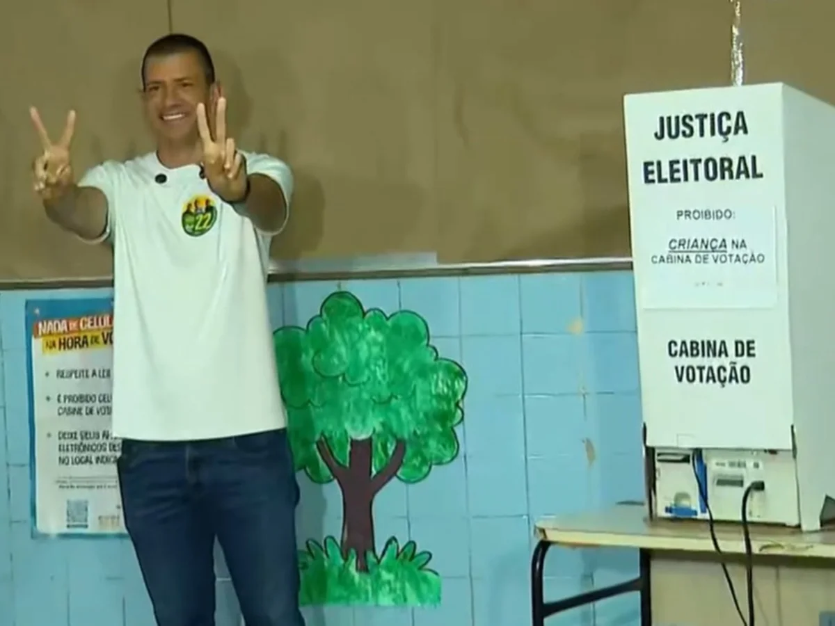 Eleições 2026: candidato do PL, Douglas Ruas vota no Rio de Janeiro