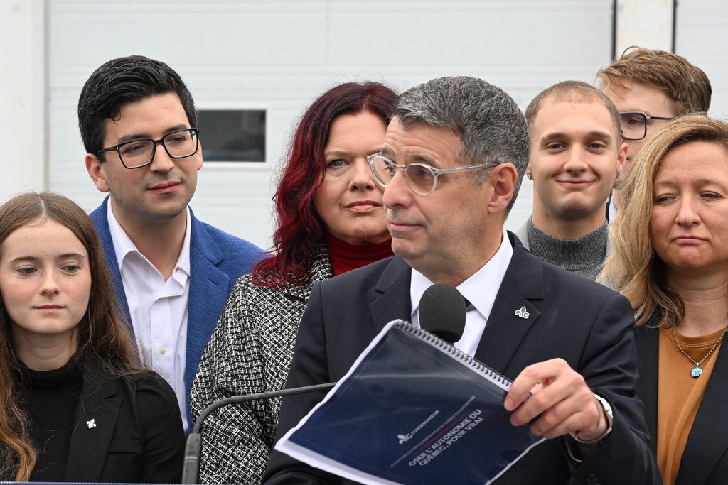 Líderes do BC NDP e dos Conservadores fazem campanha no Okanagan