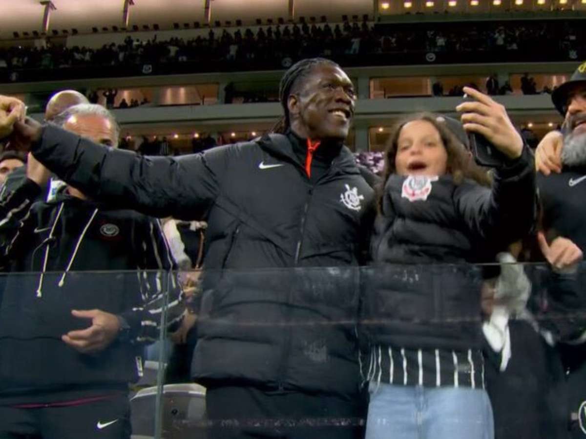'VAR salva Seedorf': estreia do holandês no Corinthians repercute em jornal espanhol