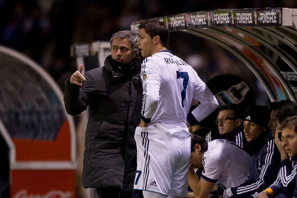 Mourinho fala sobre CR7 na seleção e alerta: "O corpo não é mais o mesmo"