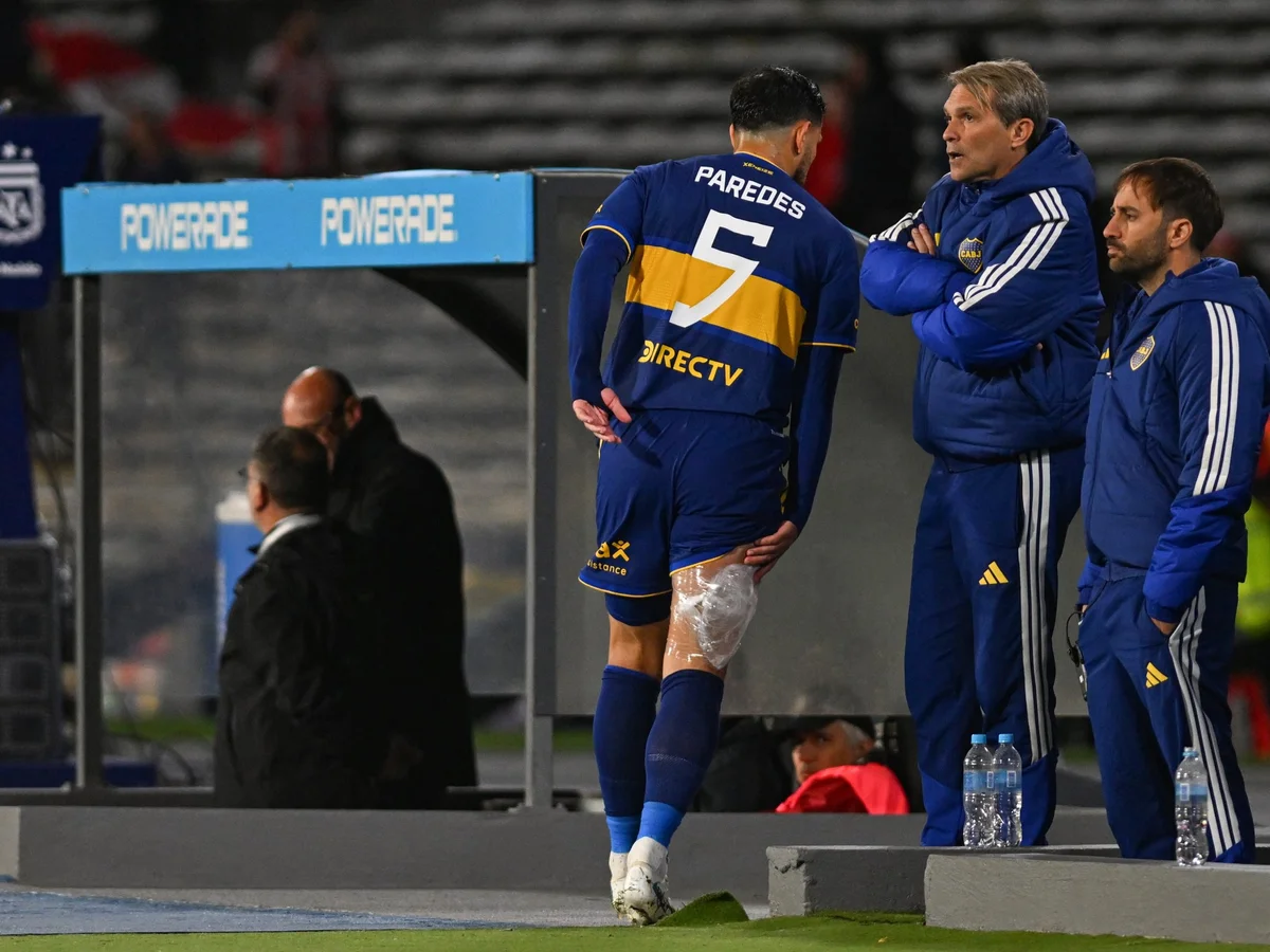 Principal jogador do Boca, Paredes sente lesão antes de jogo contra o Vasco