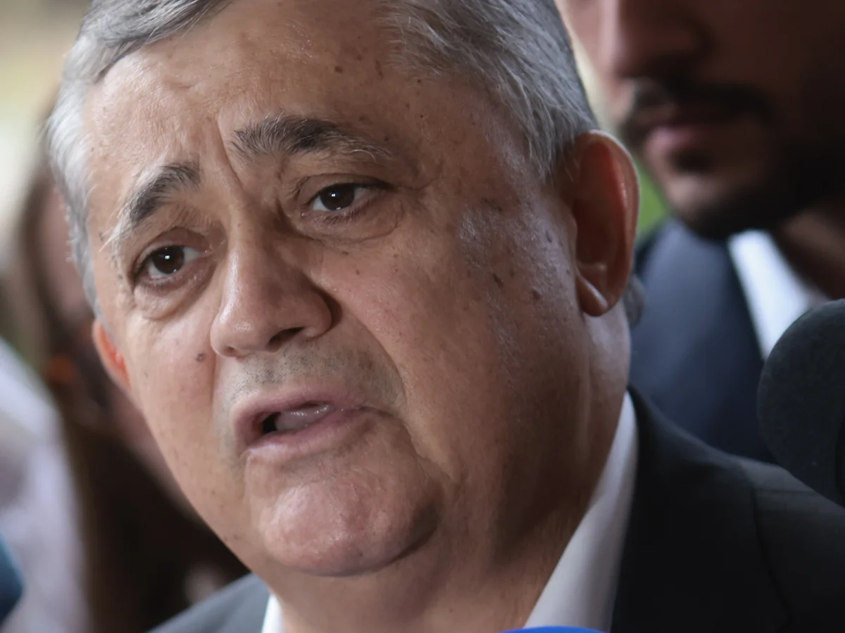 Guimarães diz que "paga para ver" bolsonaristas votarem contra fim da 6x1
