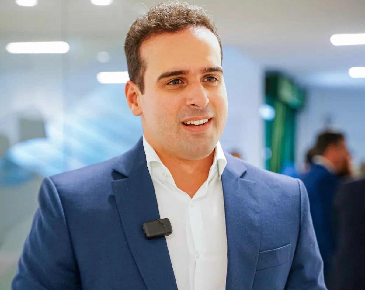 Atlas: Lucas Ribeiro tem 51,5% de votos válidos em 1º turno na Paraíba