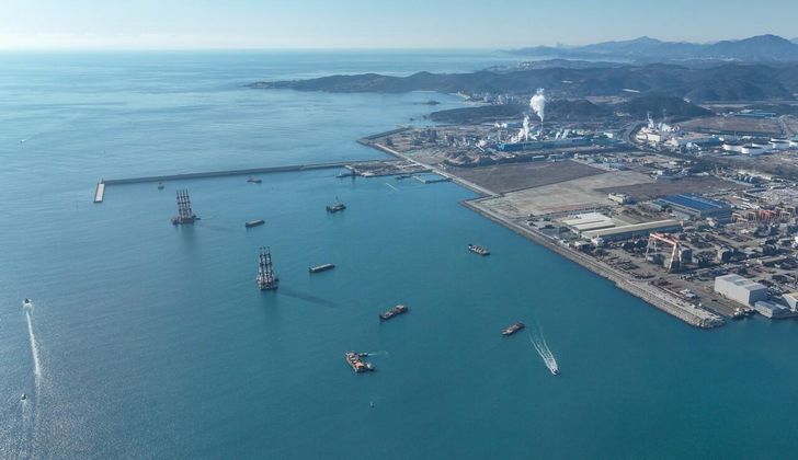 A port in the southeastern city of Ulsan / Courtesy of Ulsan Port Authority