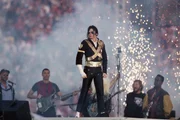 Imagem da matéria: Icônica jaqueta usada por Michael Jackson em Thriller vai a leilão