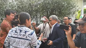 Dikabarkan Jadi Wantimpres, Rocky Gerung Tiba di Istana