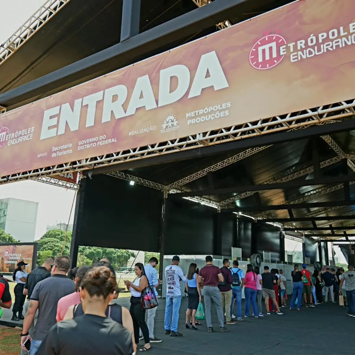 Metrópoles Endurance Corrida: entrega de kits continua nesta sexta-feira